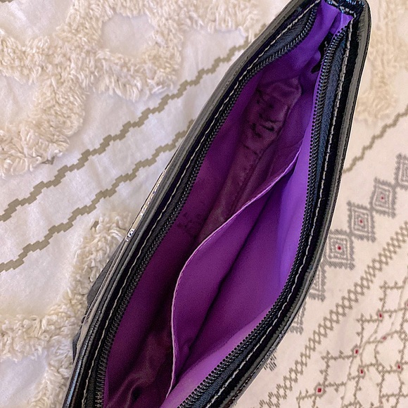 A black coach handbag - Picture 2 of 3